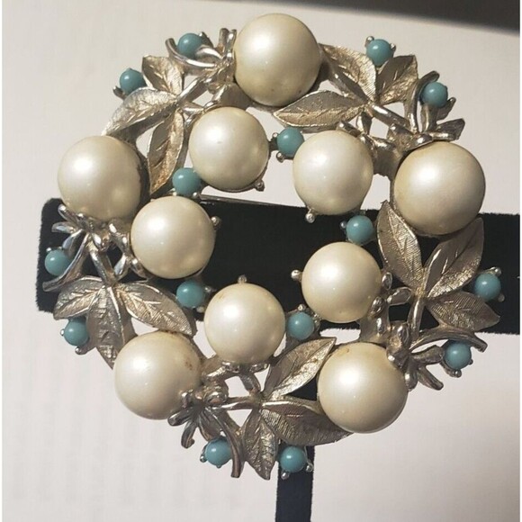 Vtg Signed Sarah Coventry 1960s Alaskan Summer Matte Turquoise Faux Pearl Brooch - Picture 4 of 11